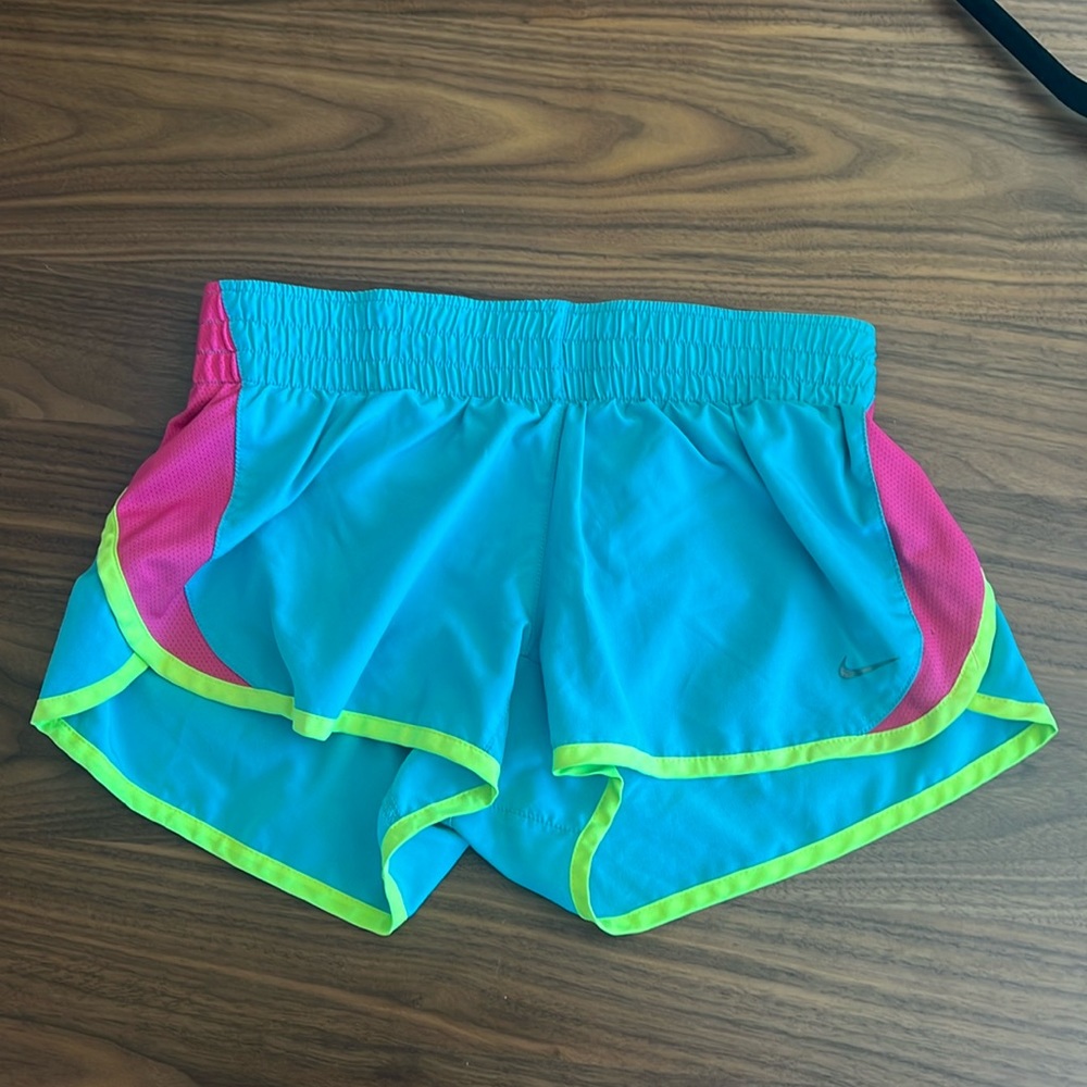 Nike Classic Running Shorts, classic & bright!